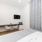& Kolovare 2, Apartman Zára