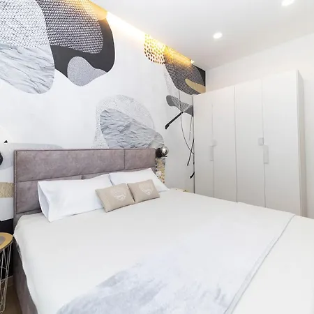 & Kolovare 2, * Zadar