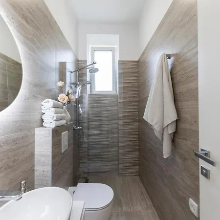 & Kolovare 2, * Zadar