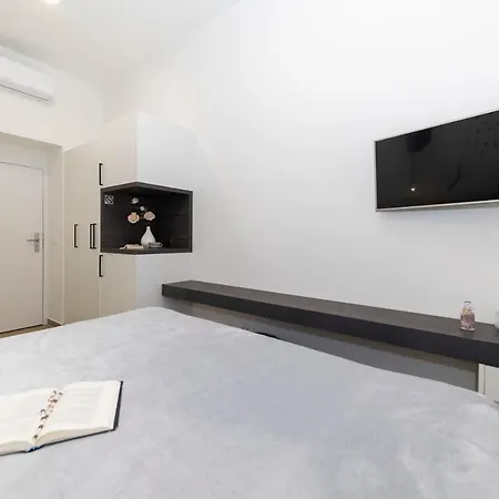Apartman & Kolovare 2,