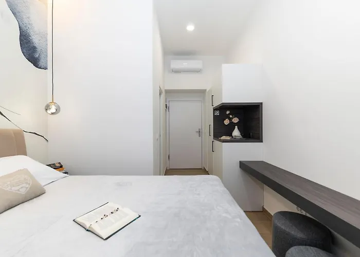 & Kolovare 2, Apartman