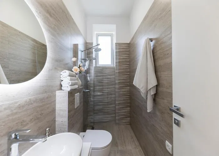 & Kolovare 2, * Zadar